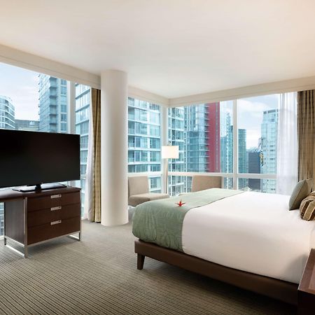 Coast Coal Harbour Vancouver Hotel By Apa Ngoại thất bức ảnh