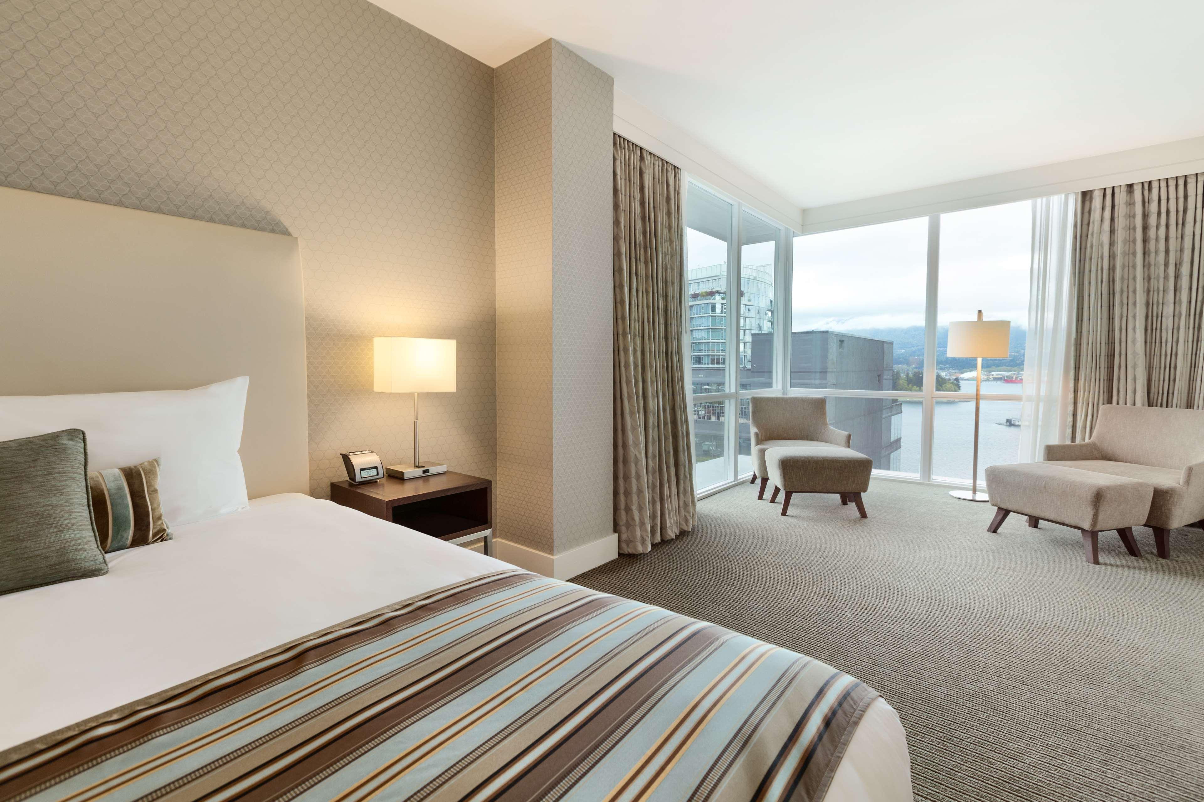 Coast Coal Harbour Vancouver Hotel By Apa Ngoại thất bức ảnh