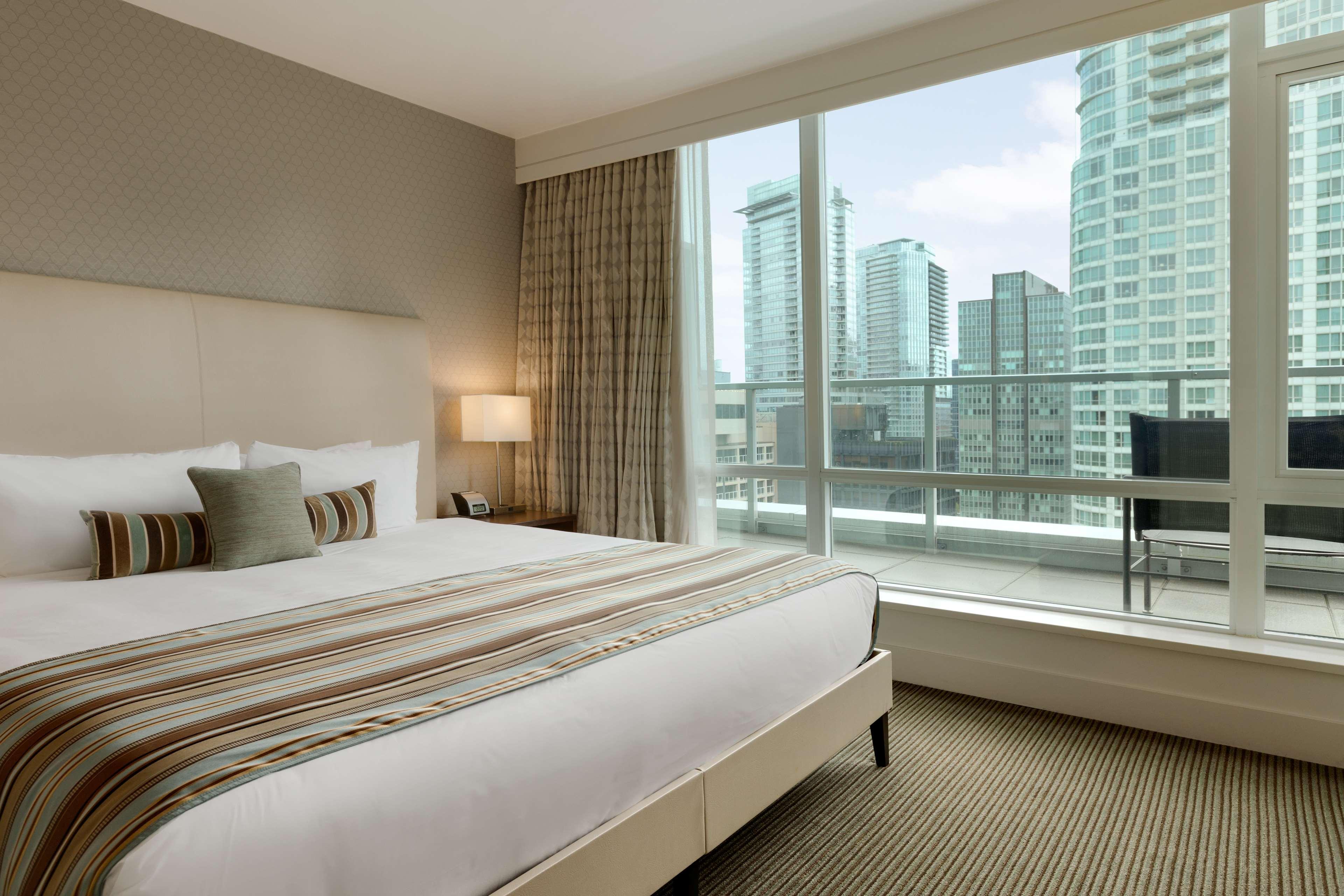 Coast Coal Harbour Vancouver Hotel By Apa Ngoại thất bức ảnh